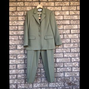 Vintage 2 piece suit size 10P